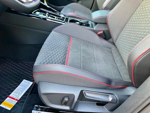 New 2026 Volkswagen GTI SE FWD image 14