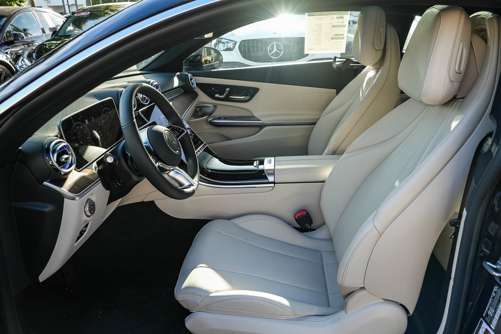 Used 2025 Mercedes-Benz CLE 300 4MATIC Coupe image 13