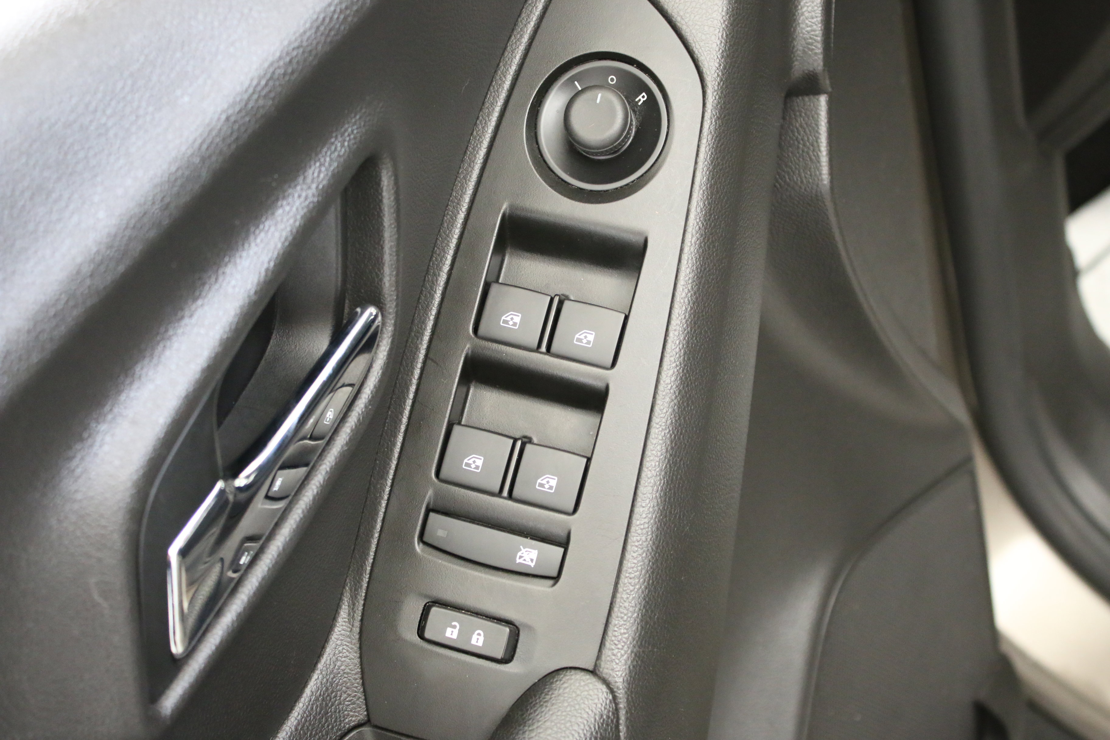 Used 2021 Chevrolet Trax LT AWD/4WD image 13