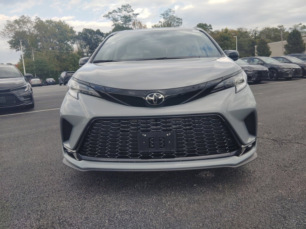 New 2026 Toyota Sienna XSE AWD/4WD image 19
