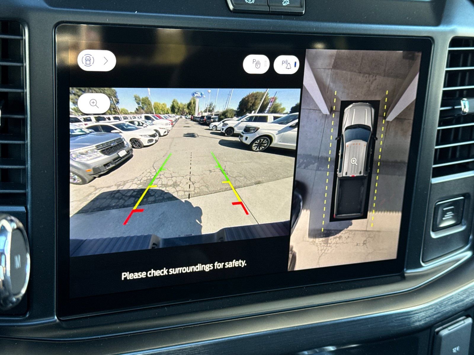 New 2026 Ford F250 Lariat w/ Black Appearance Package image 22