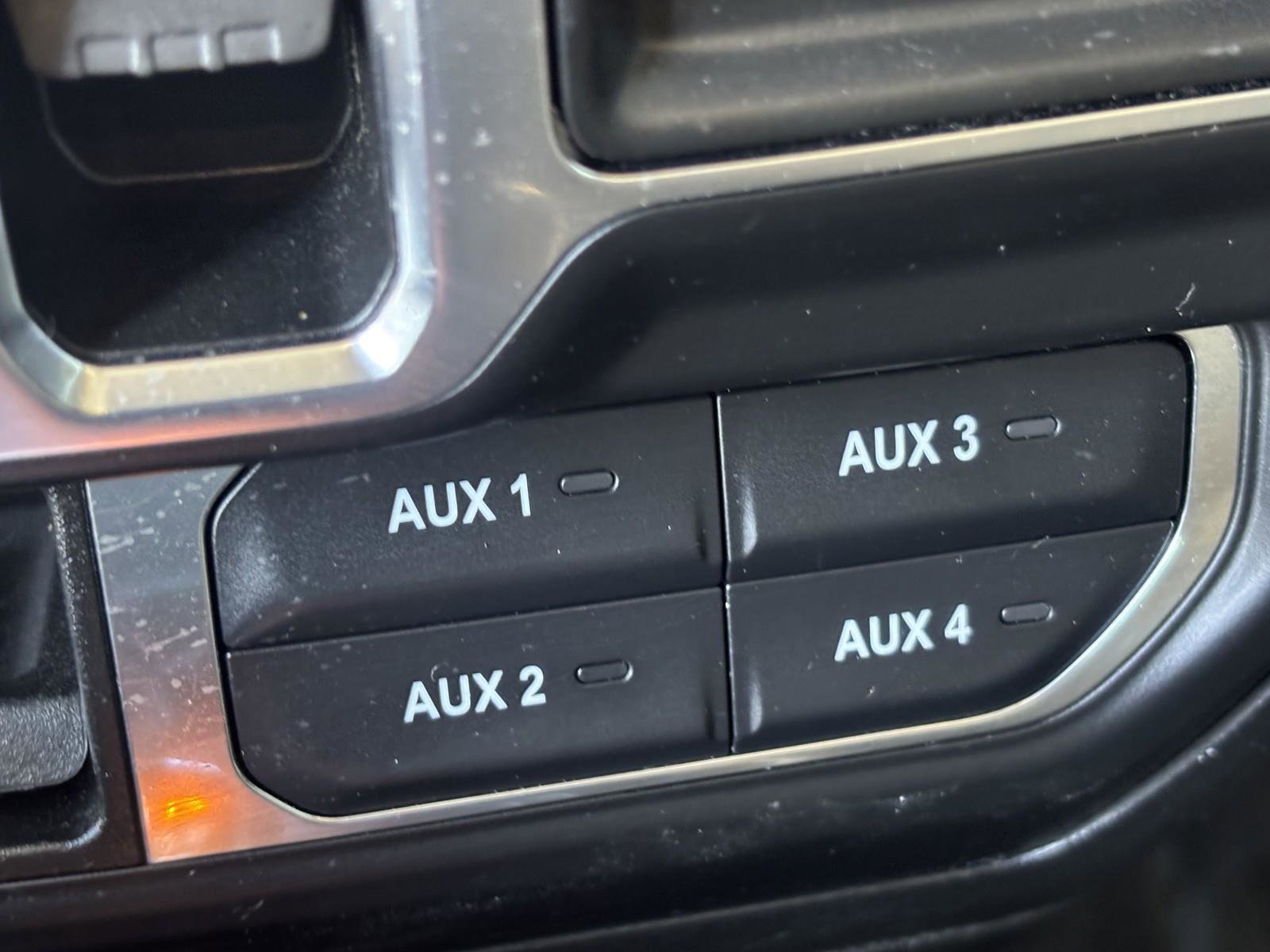 Used 2021 Jeep Wrangler Unlimited Sahara w/ Safety Group image 19