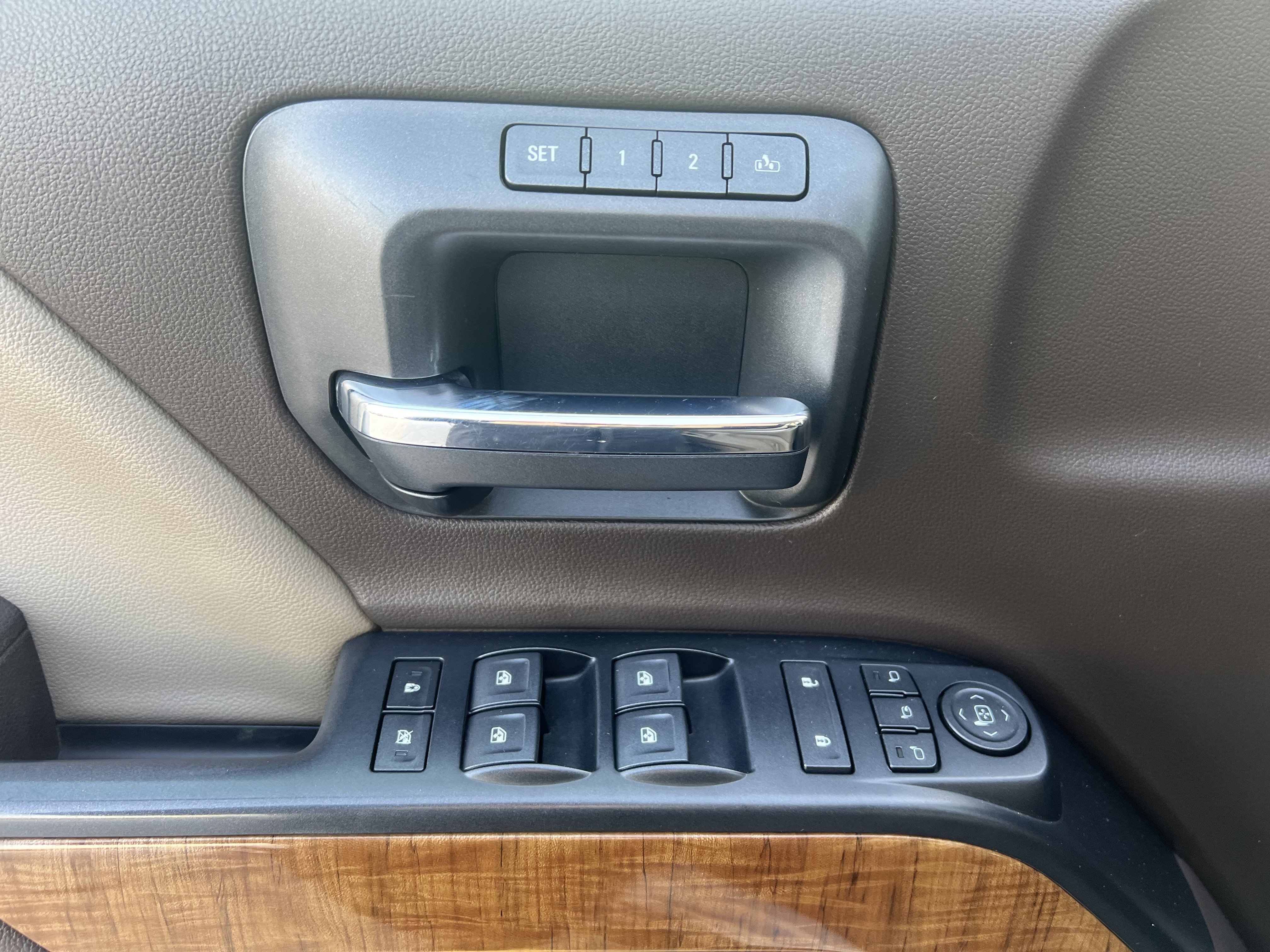 Used 2018 GMC Sierra 1500 SLT image 16