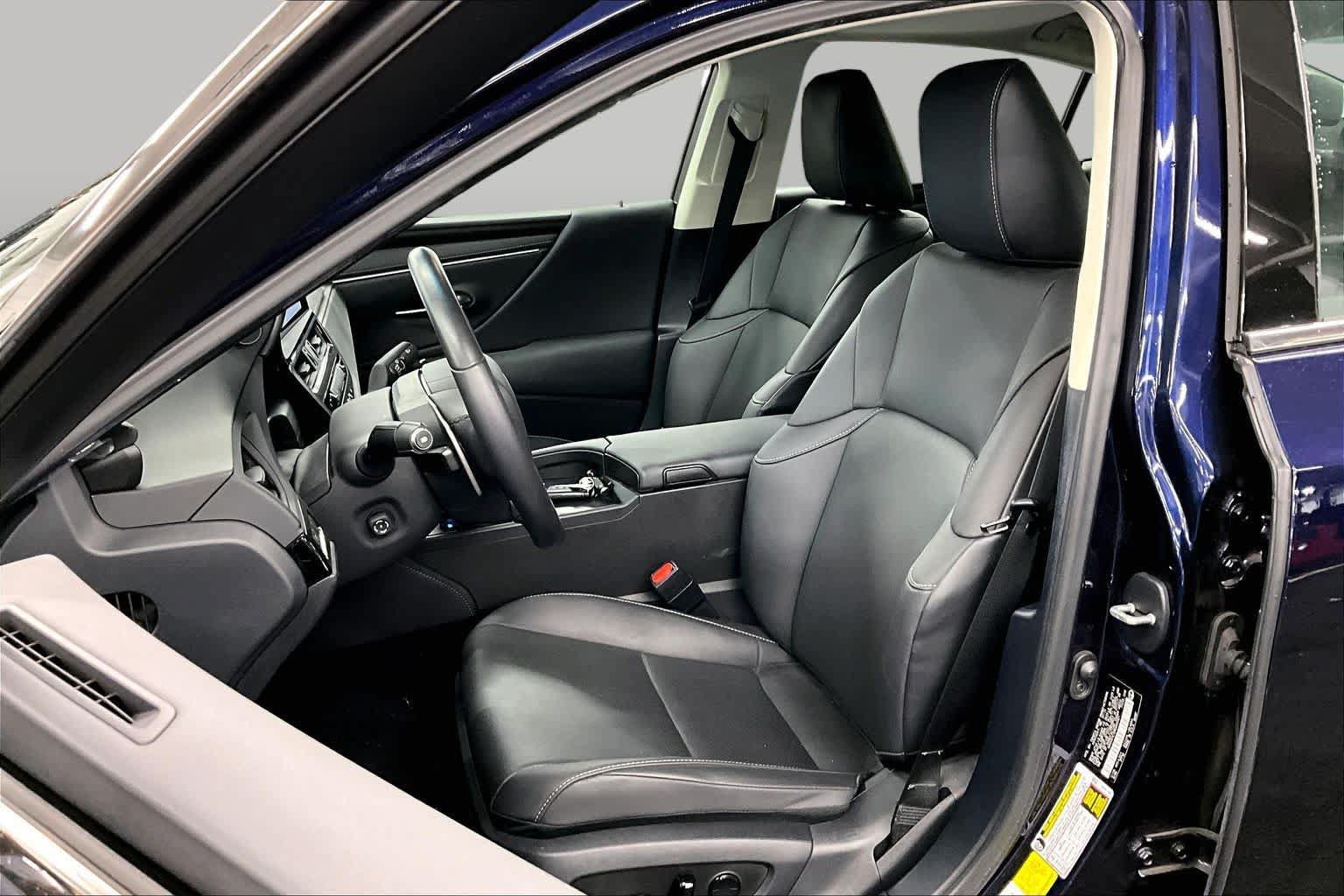 Used 2024 Lexus ES 300h w/ Premium Package FWD image 8