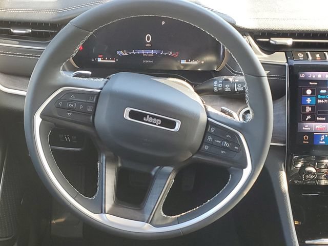 Used 2024 Jeep Grand Cherokee Limited AWD/4WD image 27