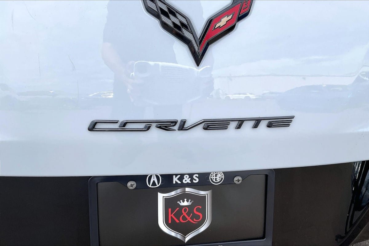 Used 2019 Chevrolet Corvette Stingray Coupe w/ Carbon Flash Badge Package RWD image 6