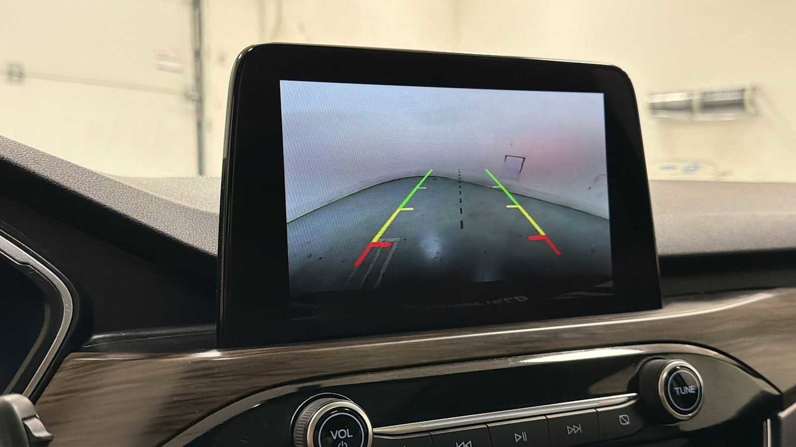 Used 2020 Ford Escape Titanium w/ Titanium Premium Package 2.0 AWD/4WD image 19