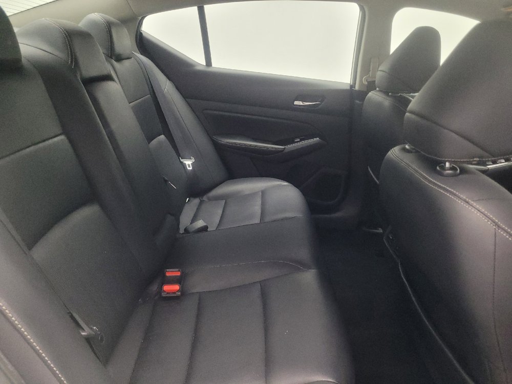 Used 2020 Nissan Altima 2.0 Platinum FWD image 19