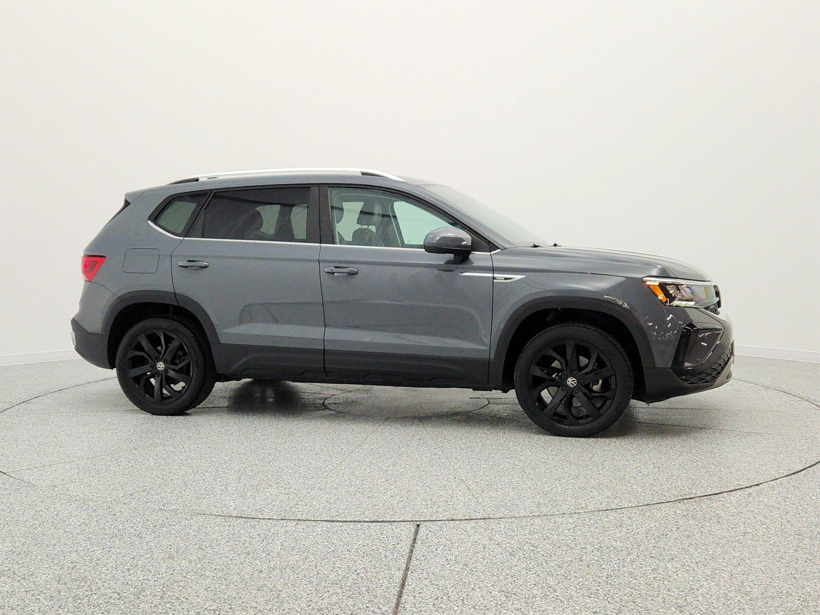 Used 2022 Volkswagen Taos SE FWD image 4