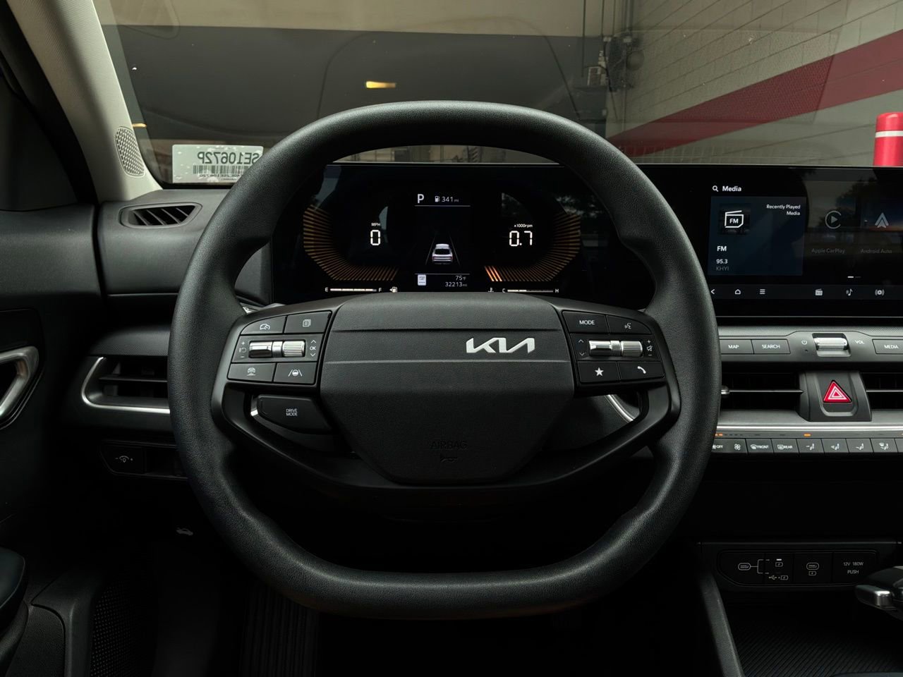 Used 2025 Kia K4 FWD image 33