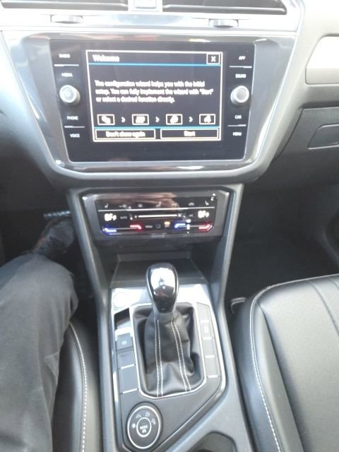 Used 2024 Volkswagen Tiguan SE image 10