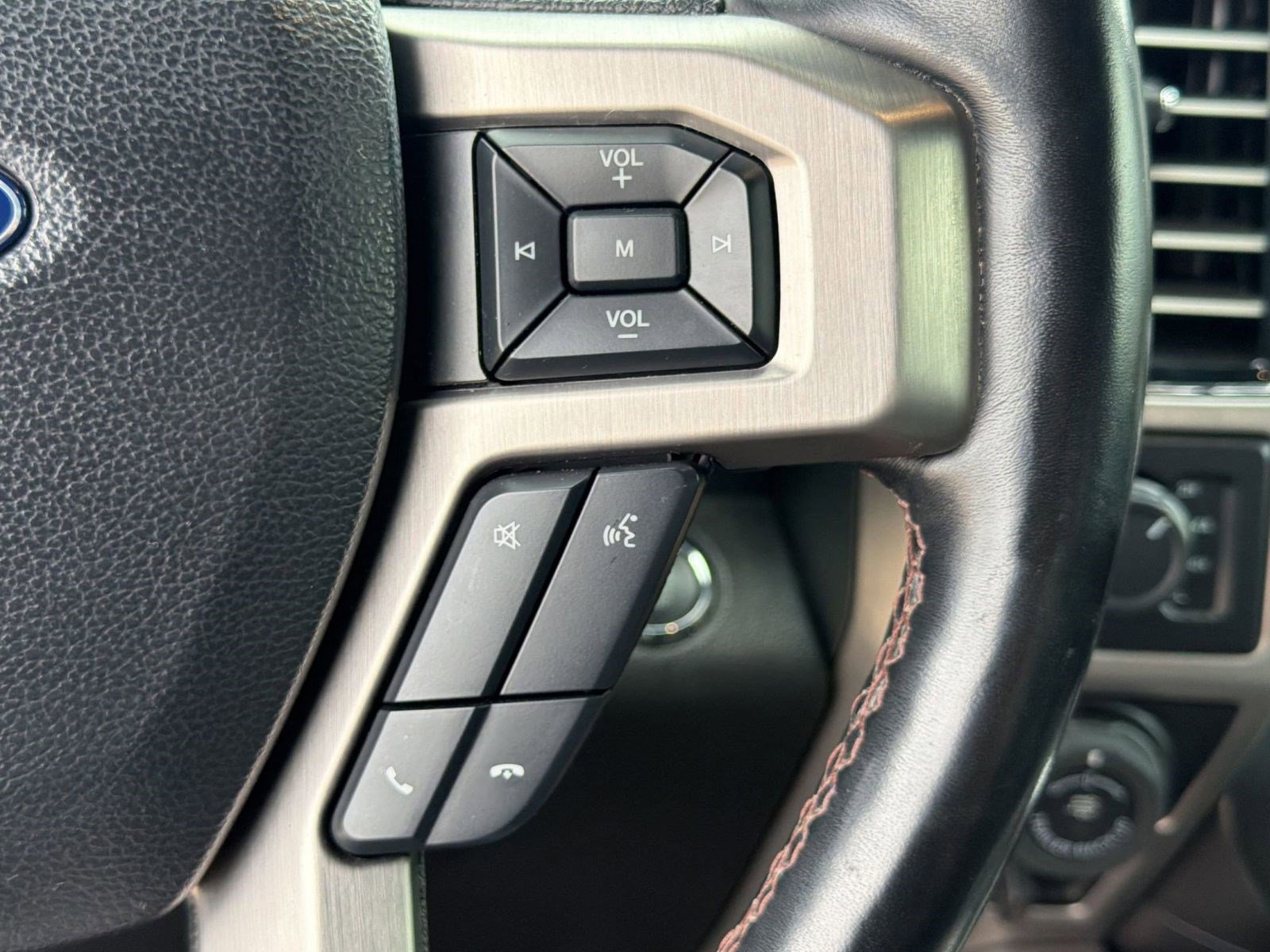 Used 2018 Ford F150 Platinum w/ Equipment Group 701A Luxury AWD/4WD image 22