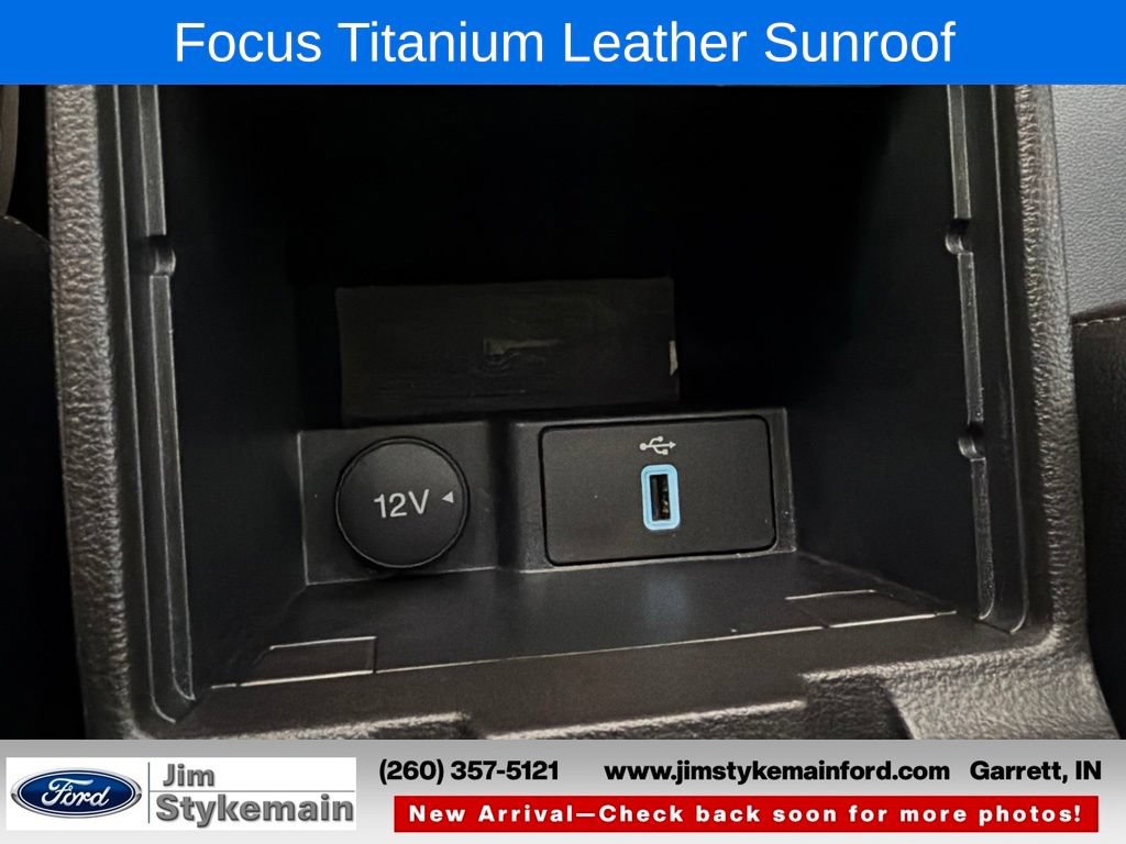 Used 2017 Ford Focus Titanium w/ Titanium Technology Package FWD image 27
