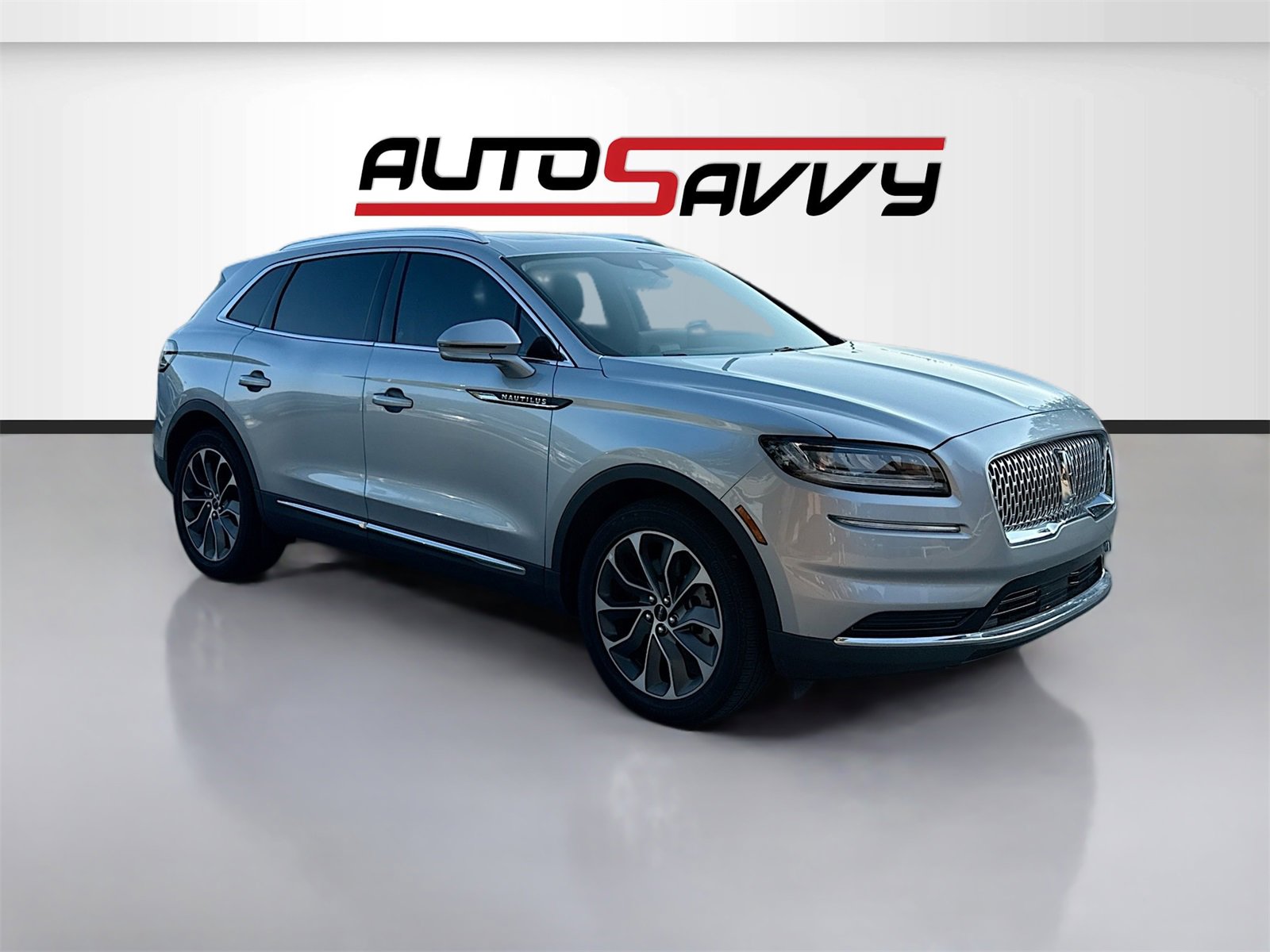 Used 2023 Lincoln Nautilus Reserve image 1