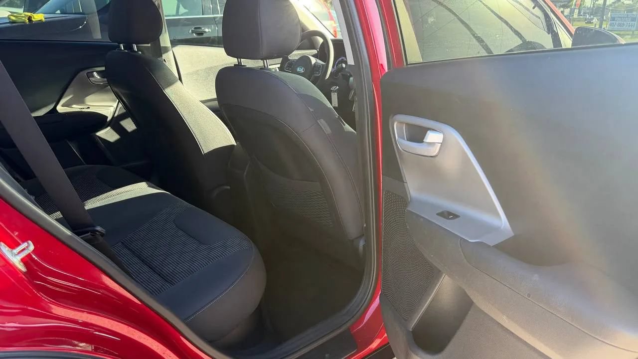 Used 2021 Kia Niro LX FWD image 11
