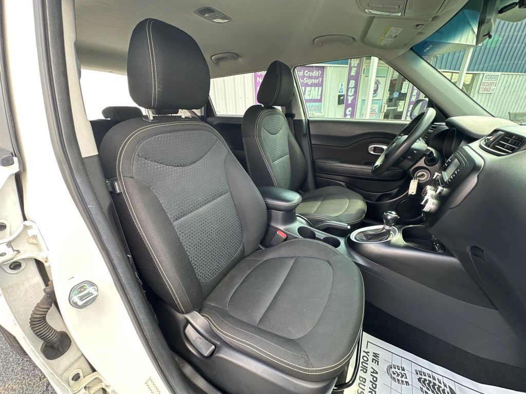 Used 2016 Kia Soul + FWD image 22