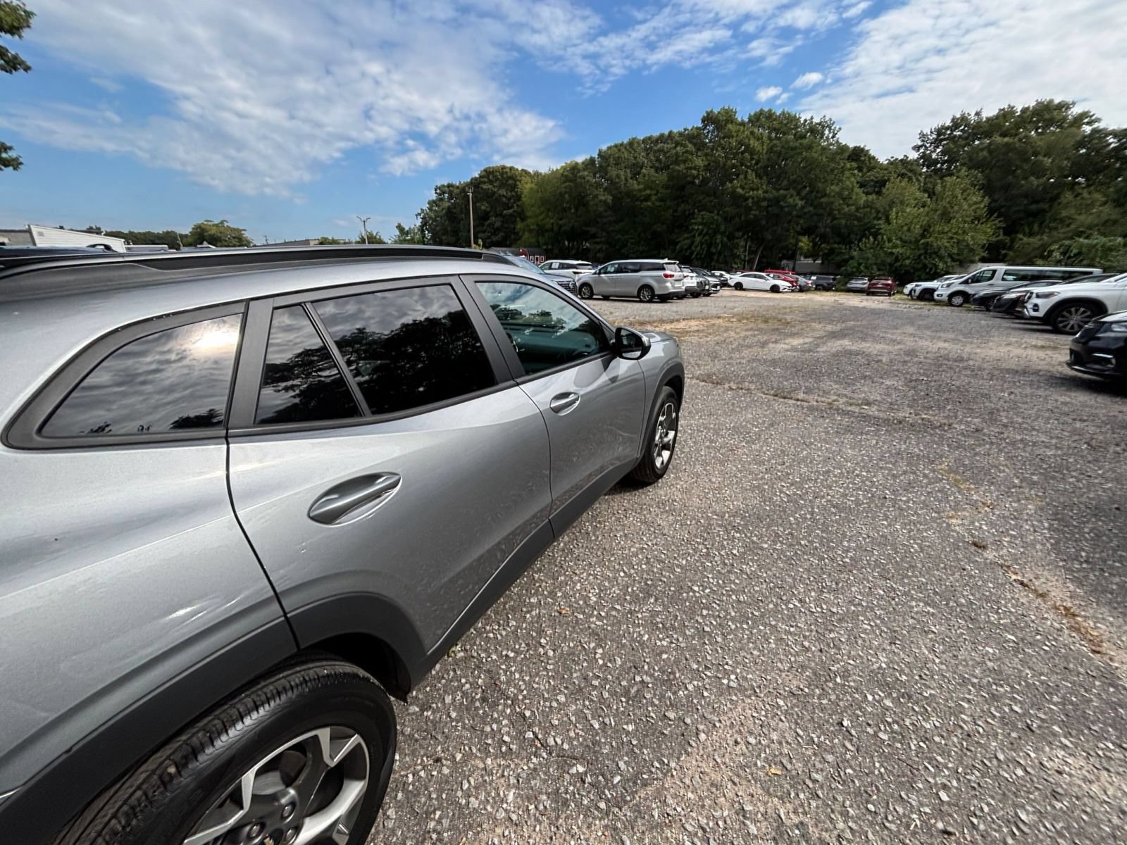 Used 2025 Chevrolet Trax LT w/ LT Convenience Package FWD image 12