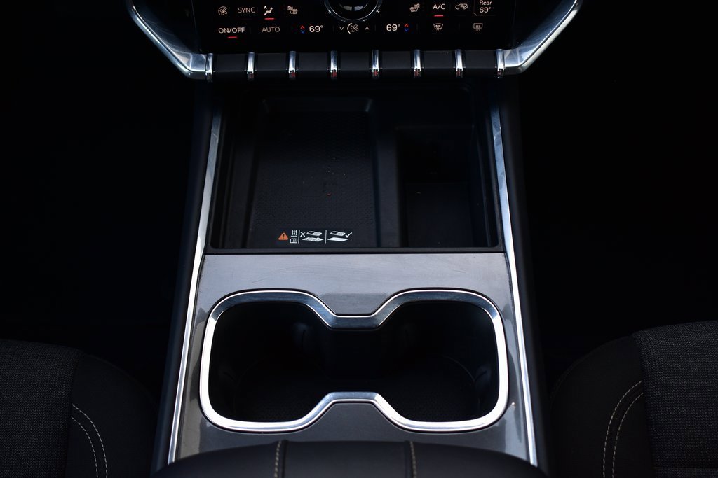 Used 2025 GMC Acadia Elevation image 31