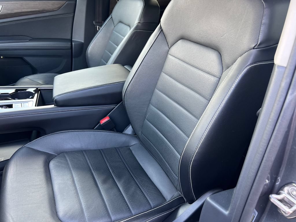 Used 2024 Volkswagen Atlas SEL AWD/4WD image 11