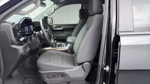 Used 2025 Chevrolet Silverado 1500 RST RWD image 17