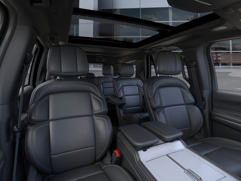 New 2026 Lincoln Navigator Reserve w/ Jet Appearance Package AWD/4WD image 10