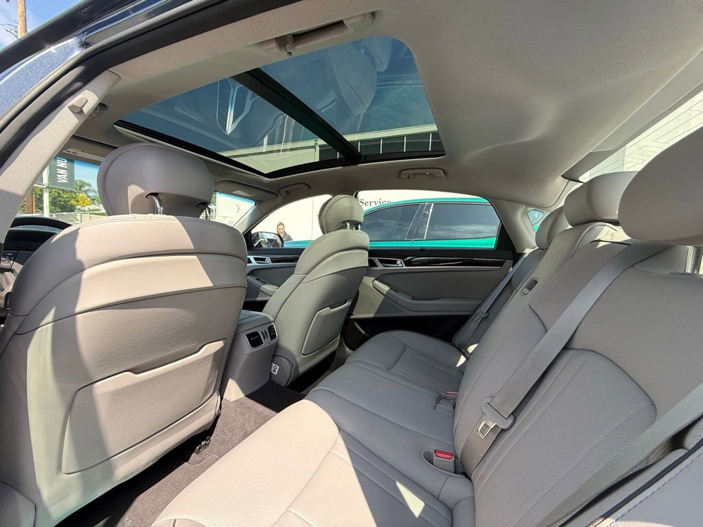 Used 2015 Hyundai Genesis 3.8 w/ Option Group 03 image 7