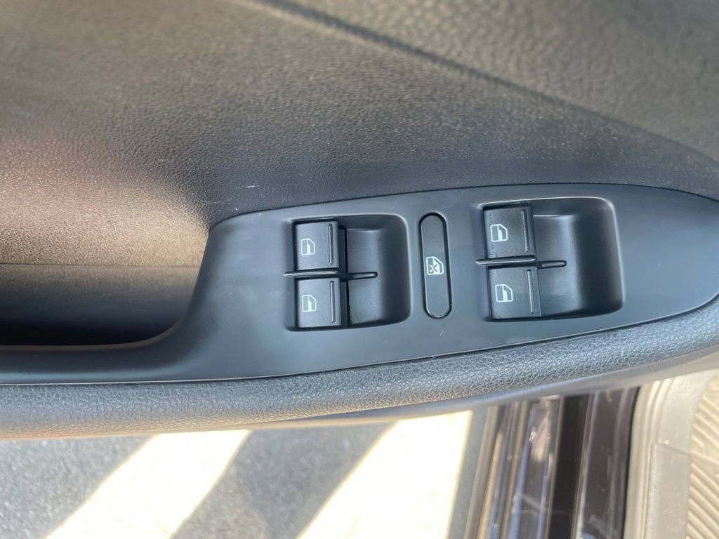 Used 2017 Volkswagen Jetta S w/ Jetta S Cold Weather Package FWD image 15