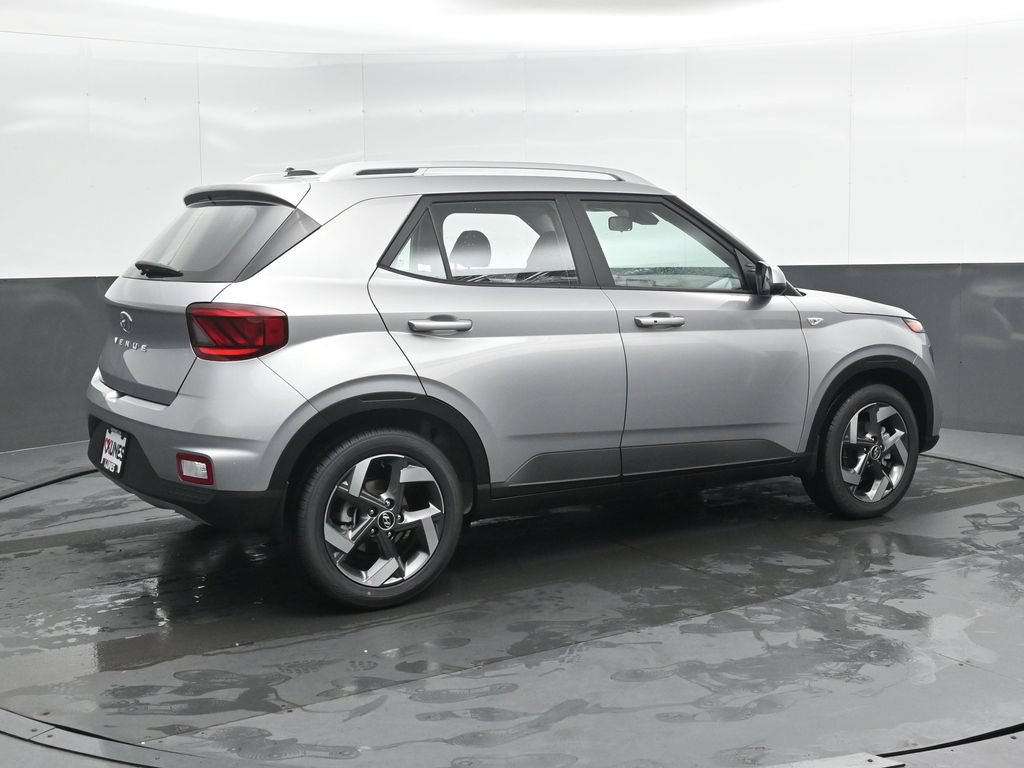New 2026 Hyundai Venue SEL FWD image 2