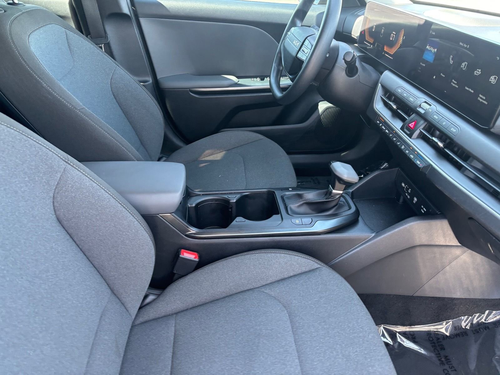 Used 2025 Kia K4 image 14