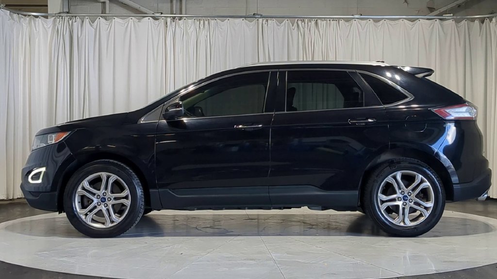 Used 2018 Ford Edge Titanium w/ Technology Package AWD/4WD image 6