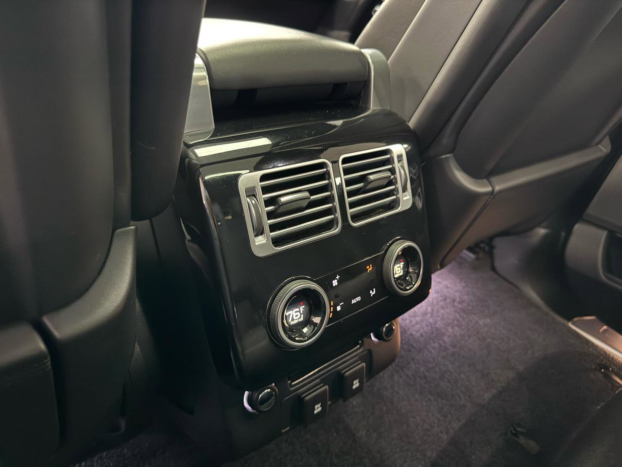 Used 2018 Land Rover Range Rover Supercharged AWD/4WD image 27