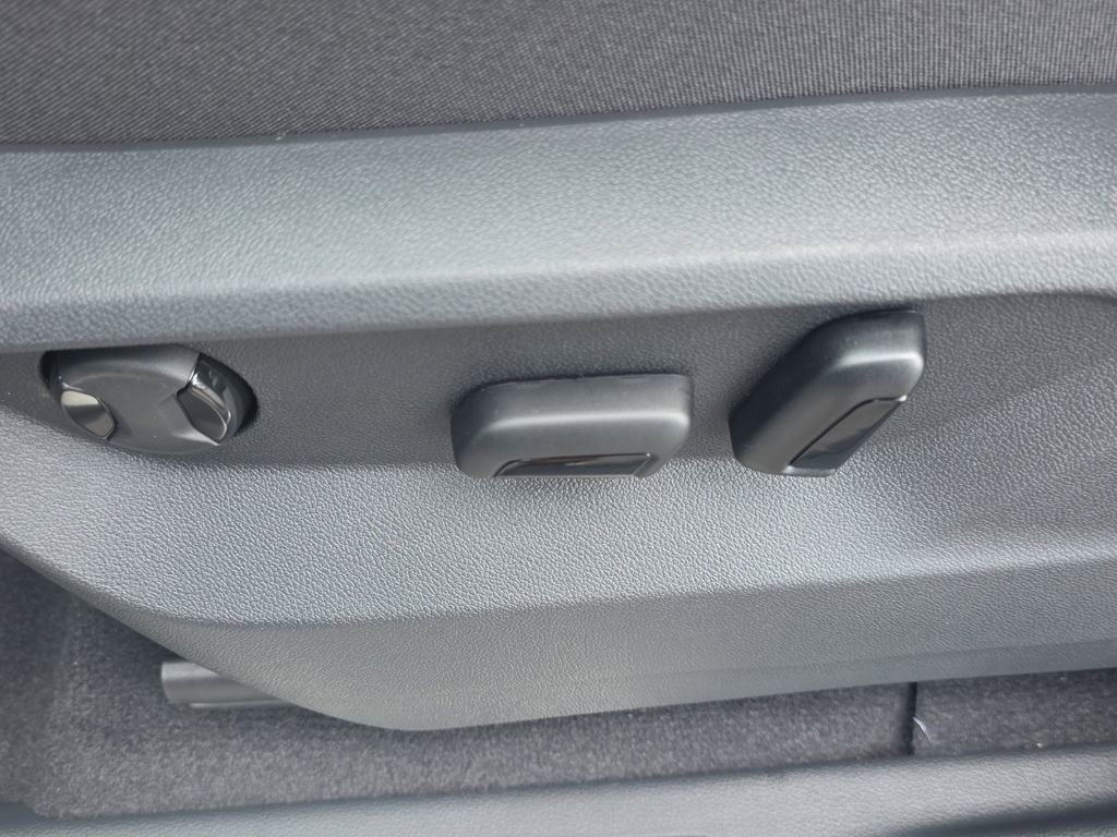 New 2026 Volkswagen Atlas Peak Edition image 19