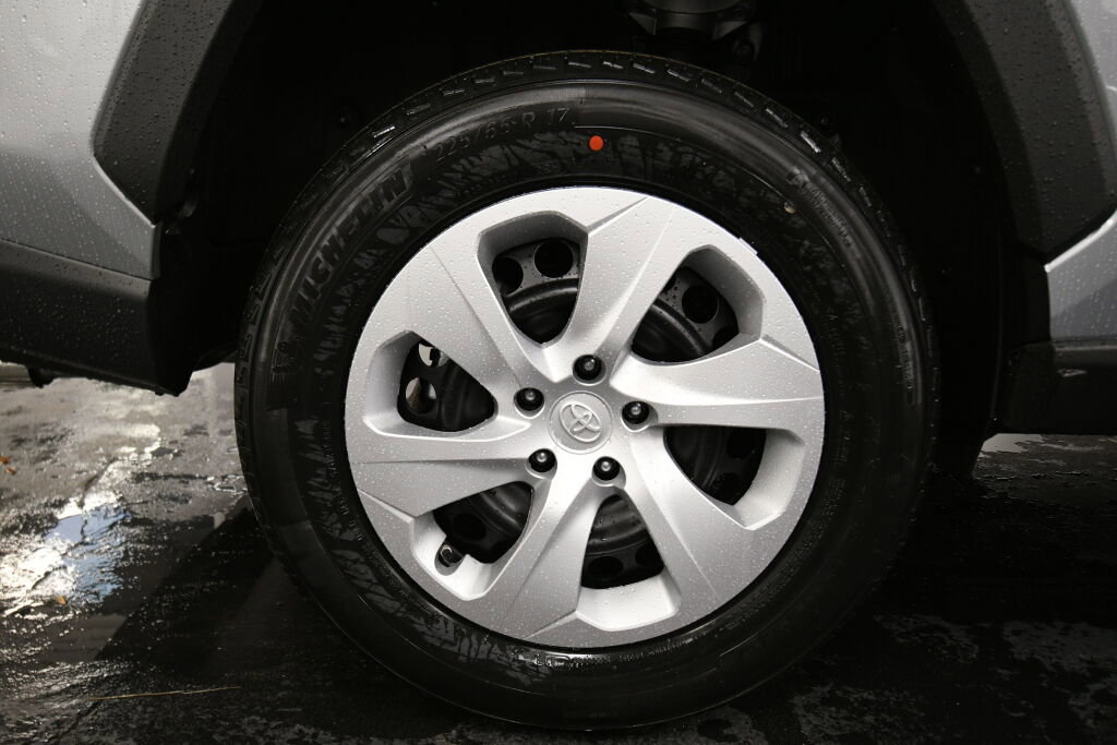 Used 2025 Toyota RAV4 LE image 29