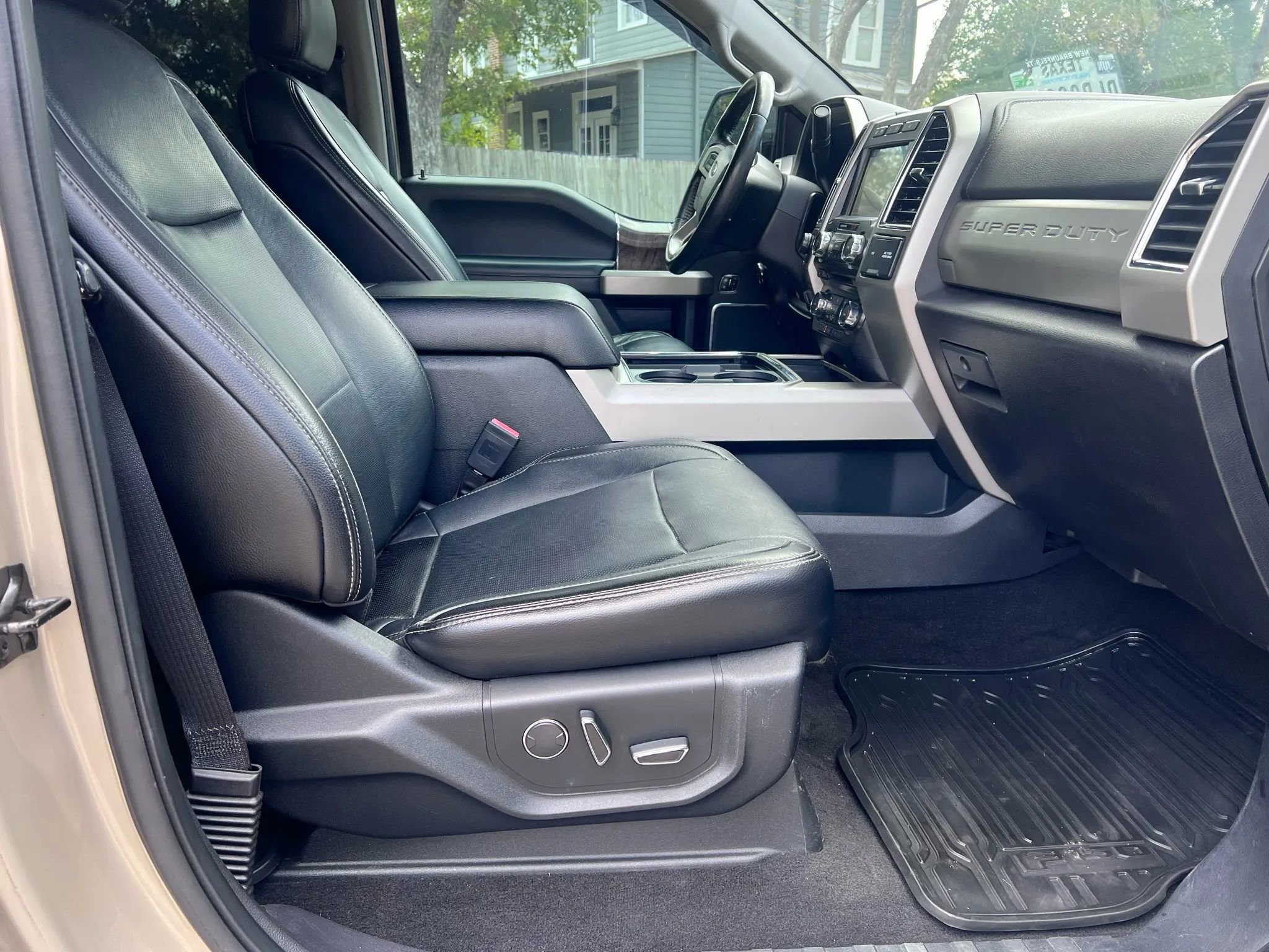 Used 2018 Ford F250 Lariat w/ Lariat Ultimate Package image 15