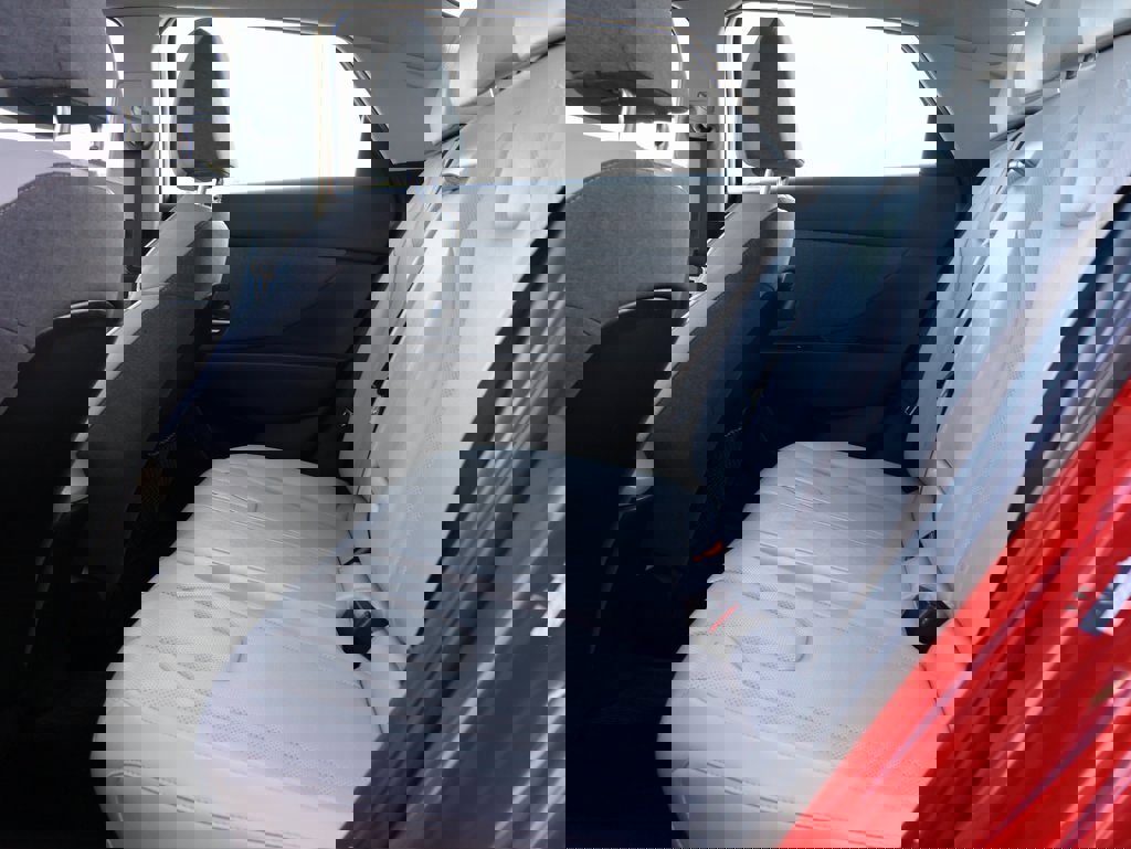 Certified 2022 Hyundai Elantra Limited image 18