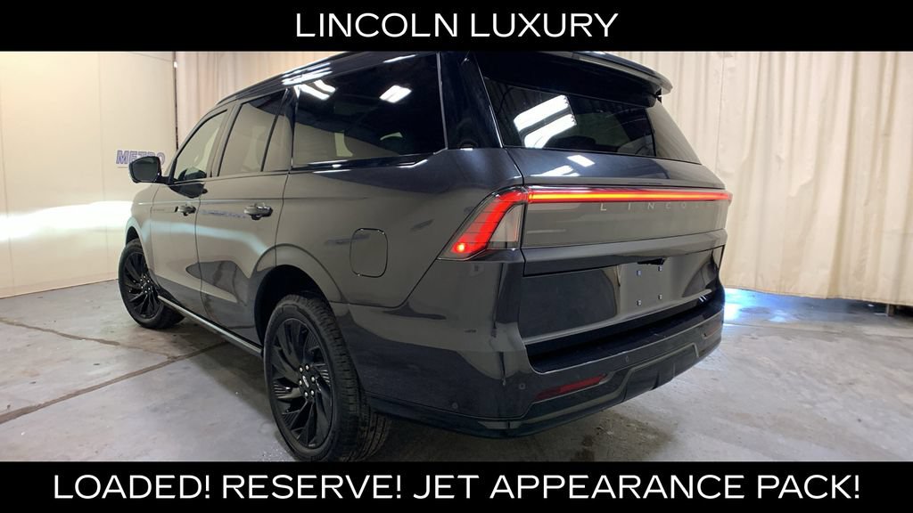 Used 2025 Lincoln Navigator Reserve w/ Jet Appearance Package AWD/4WD image 5