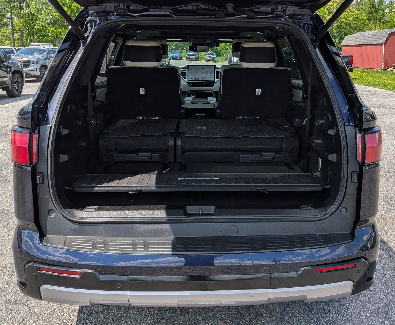 Used 2023 Toyota Sequoia Capstone AWD/4WD image 11