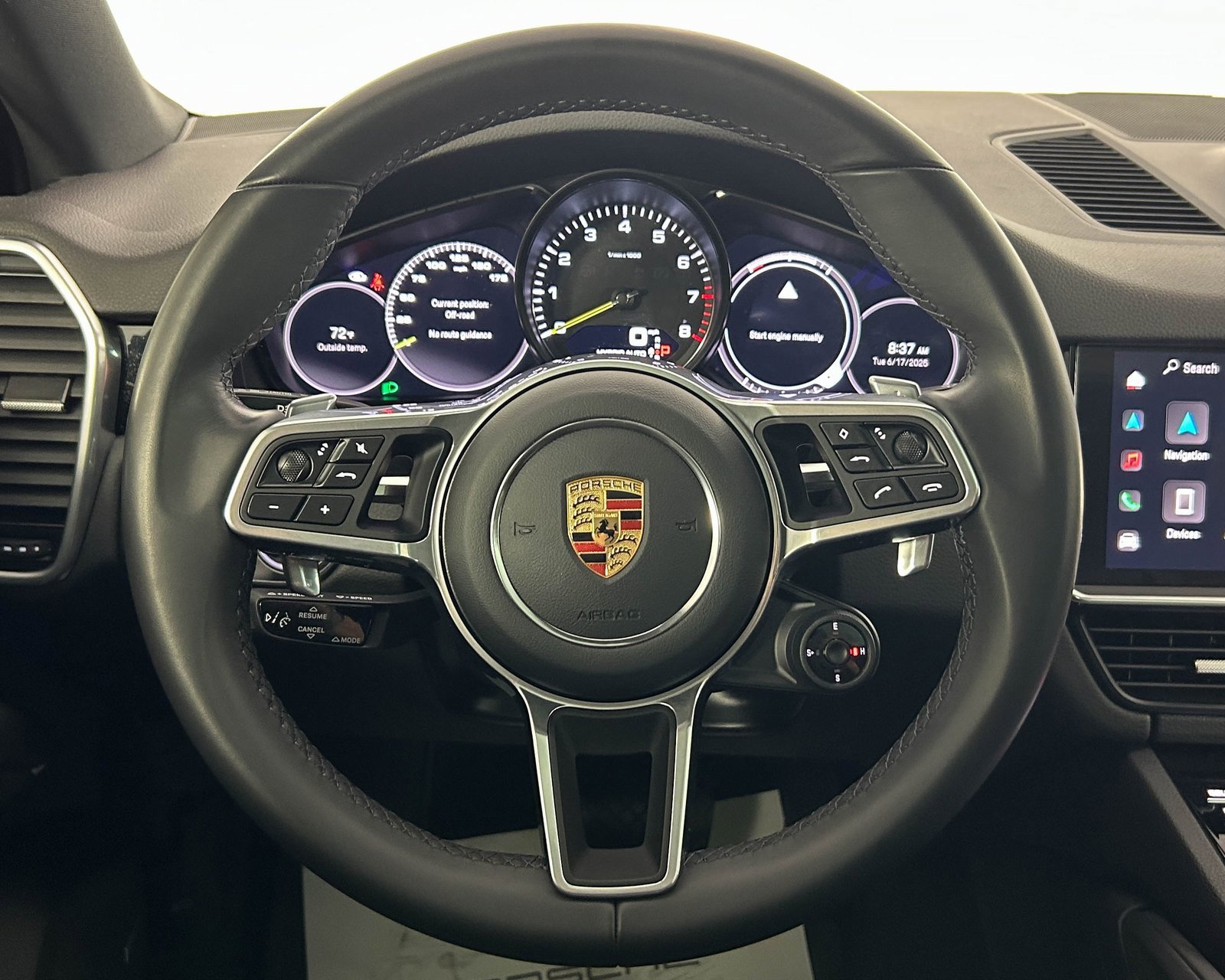 Used 2023 Porsche Cayenne Coupe image 17