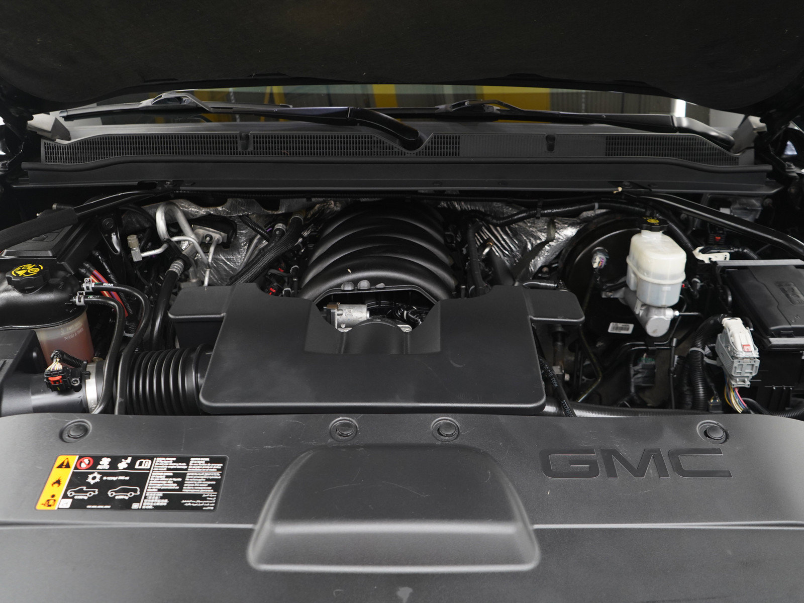 Used 2018 GMC Yukon Denali AWD/4WD image 37