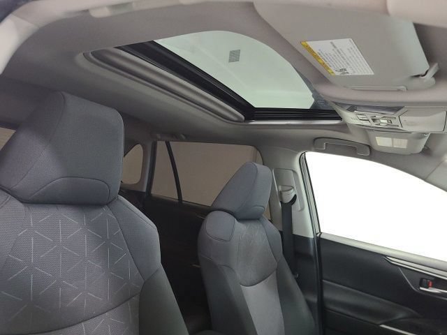 Used 2019 Toyota RAV4 XLE w/ Convenience Package AWD/4WD image 12
