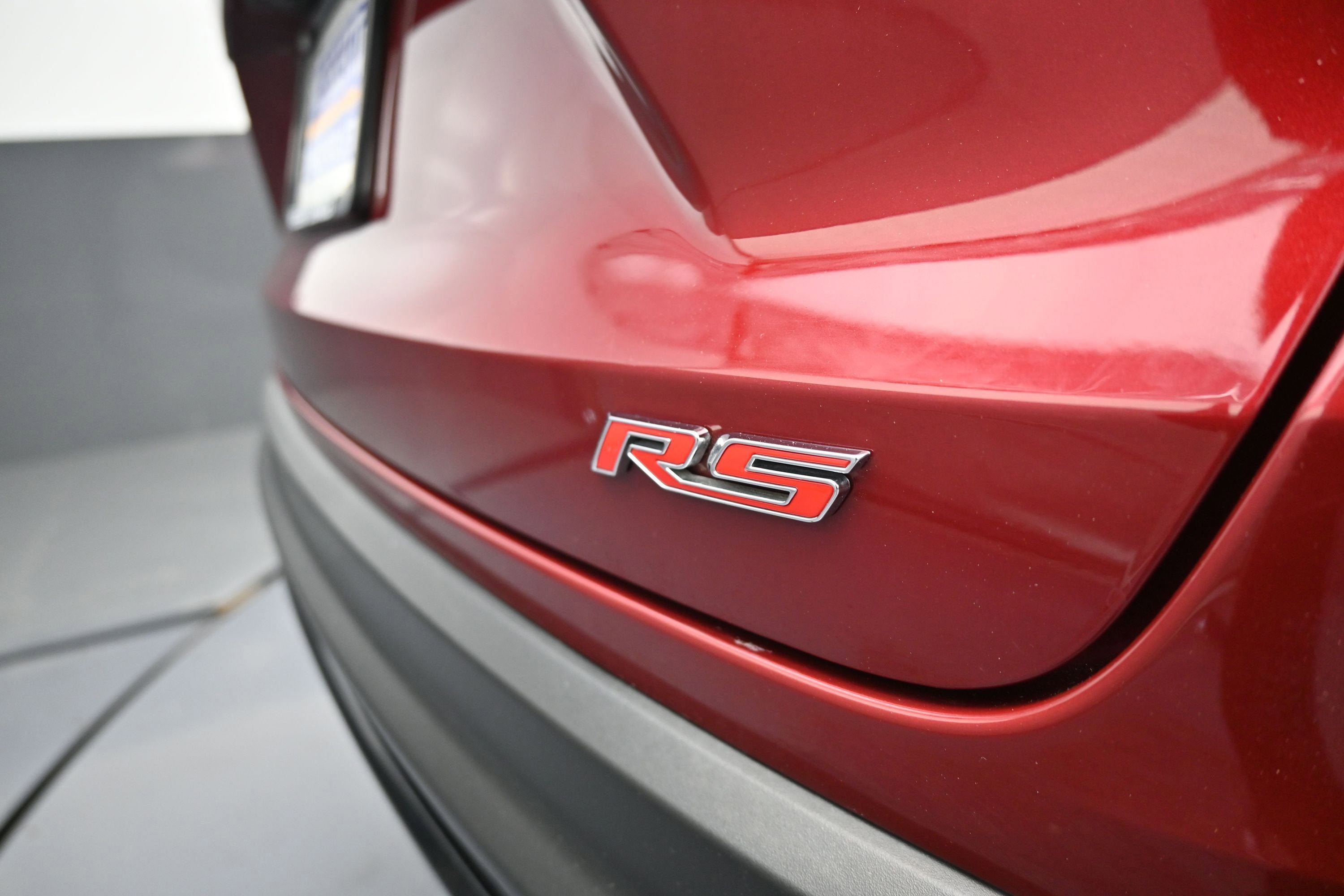 Used 2024 Chevrolet Trax RS w/ Sunroof Package FWD image 34