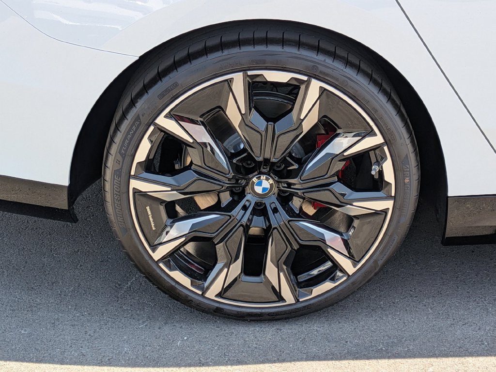 New 2027 BMW 530i w/ M Sport Package RWD image 27