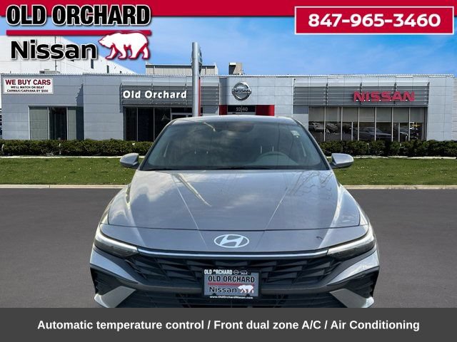 Used 2024 Hyundai Elantra Blue FWD image 2