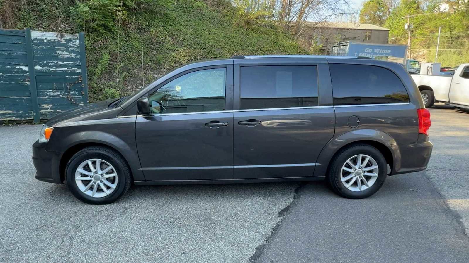 Used 2018 Dodge Grand Caravan SXT FWD image 5