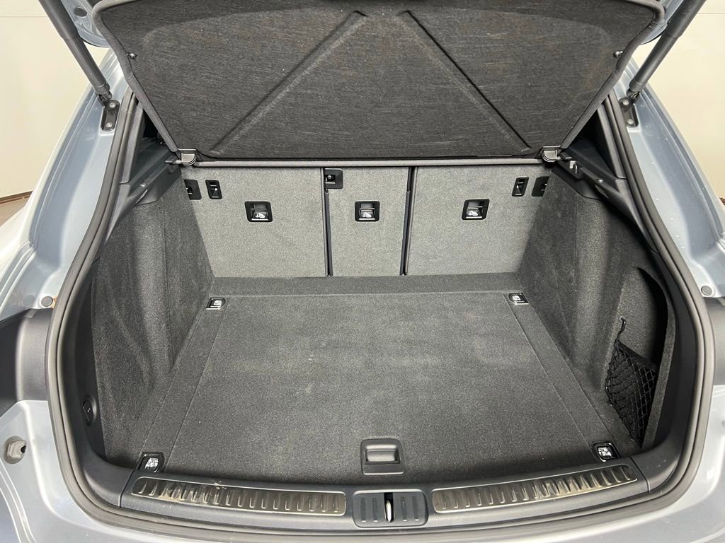 Certified 2025 Porsche Macan image 17