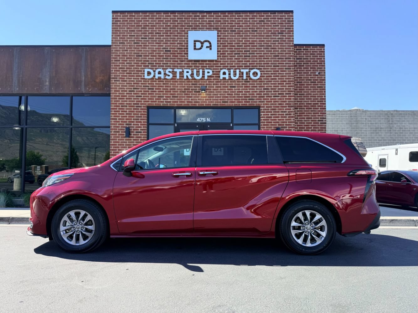 Used 2022 Toyota Sienna XLE AWD/4WD image 4