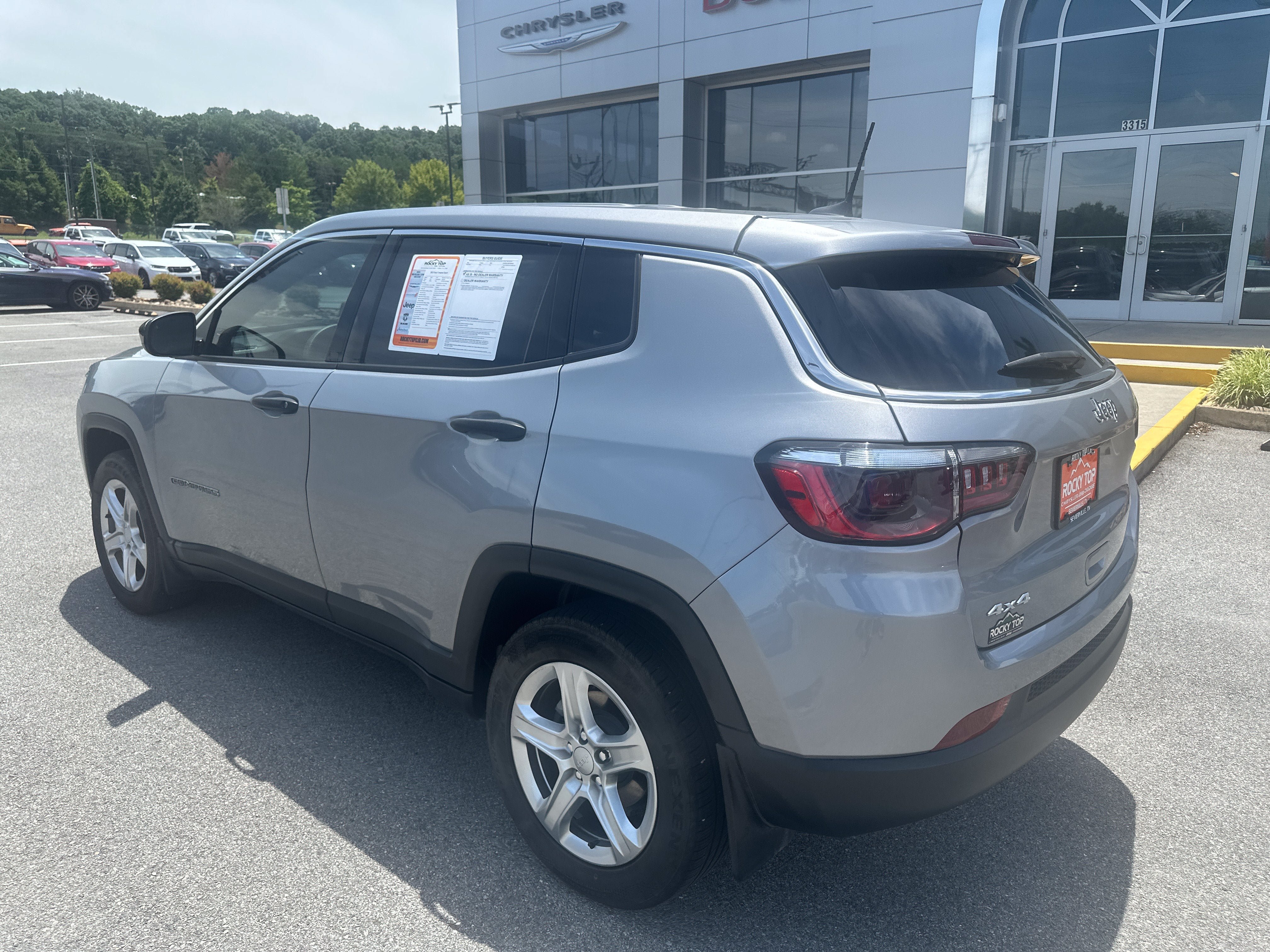 Used 2023 Jeep Compass Sport AWD/4WD image 9