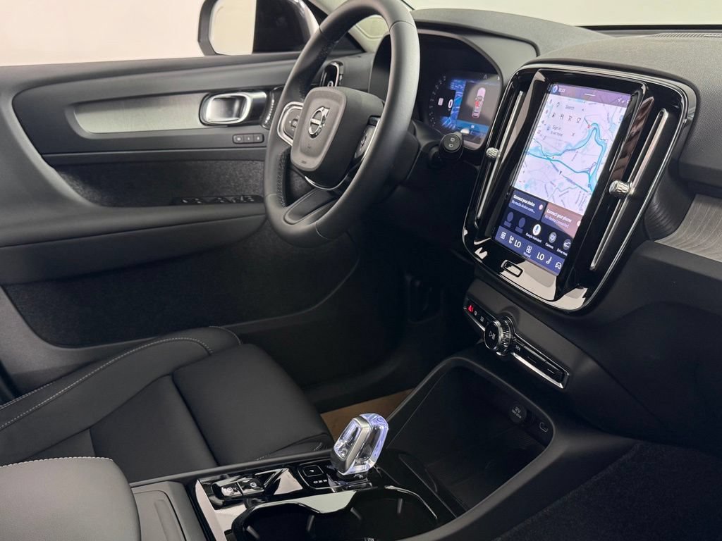 New 2026 Volvo XC40 B5 Ultra w/ Protection Package Premier AWD/4WD image 8