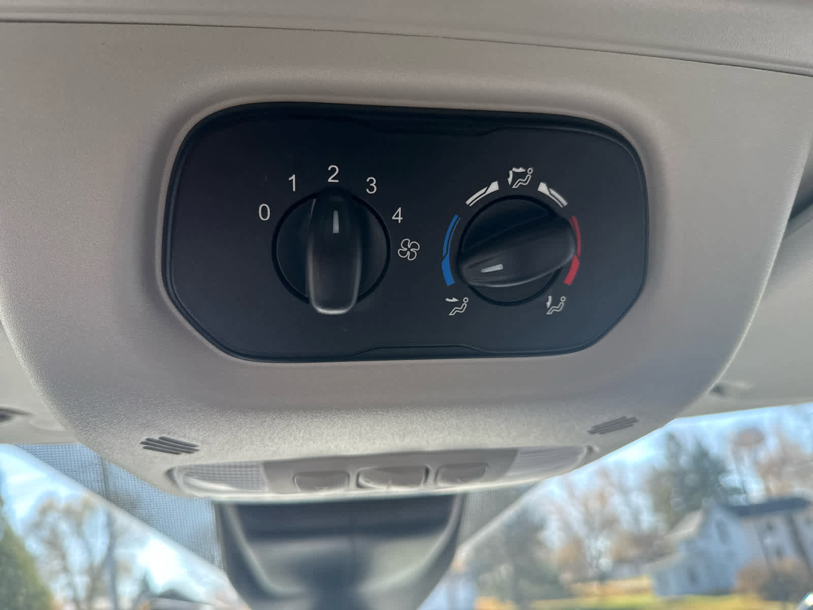 Used 2019 Ford Transit 150 XLT RWD image 22