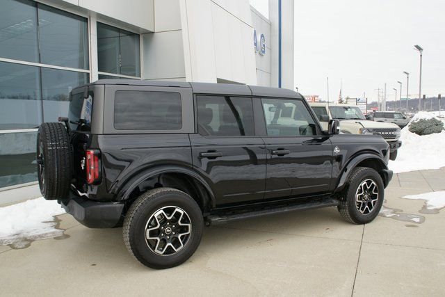 Used 2023 Ford Bronco Outer Banks image 3